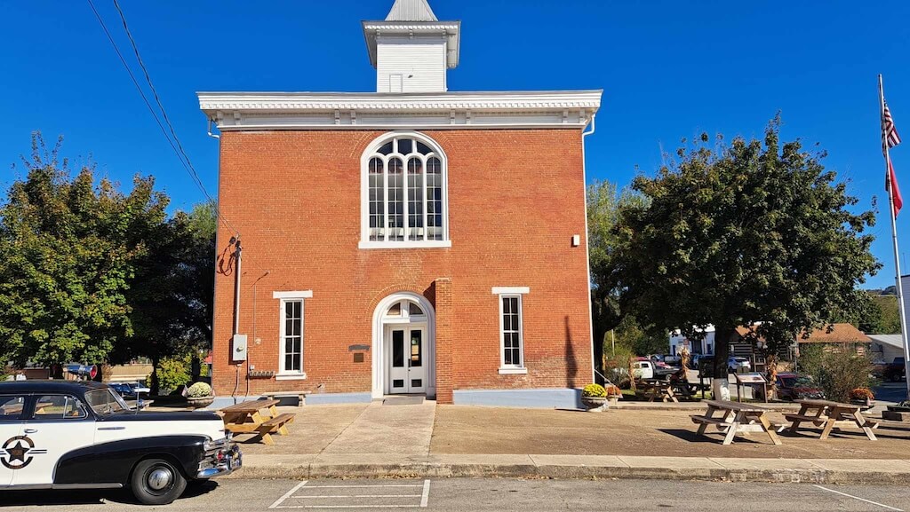 Historic Clay County Courthouse exterior